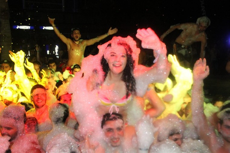 Lebanon Largest FOAM Party 3 (1)